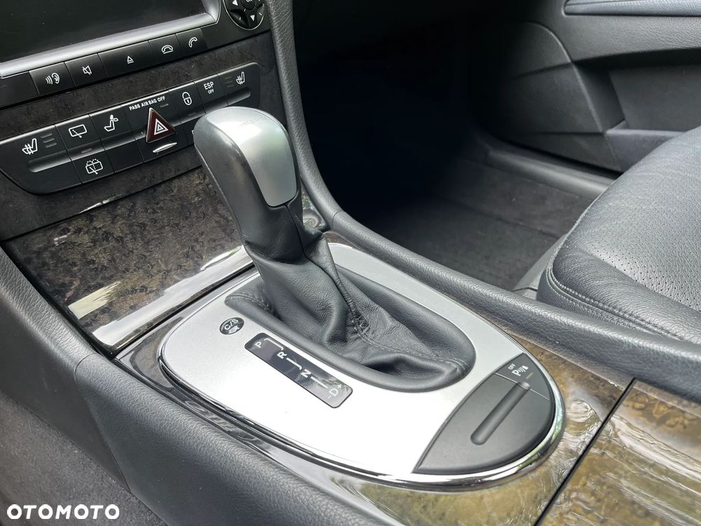 Mercedes-Benz Klasa E 320 T Avantgarde - 21