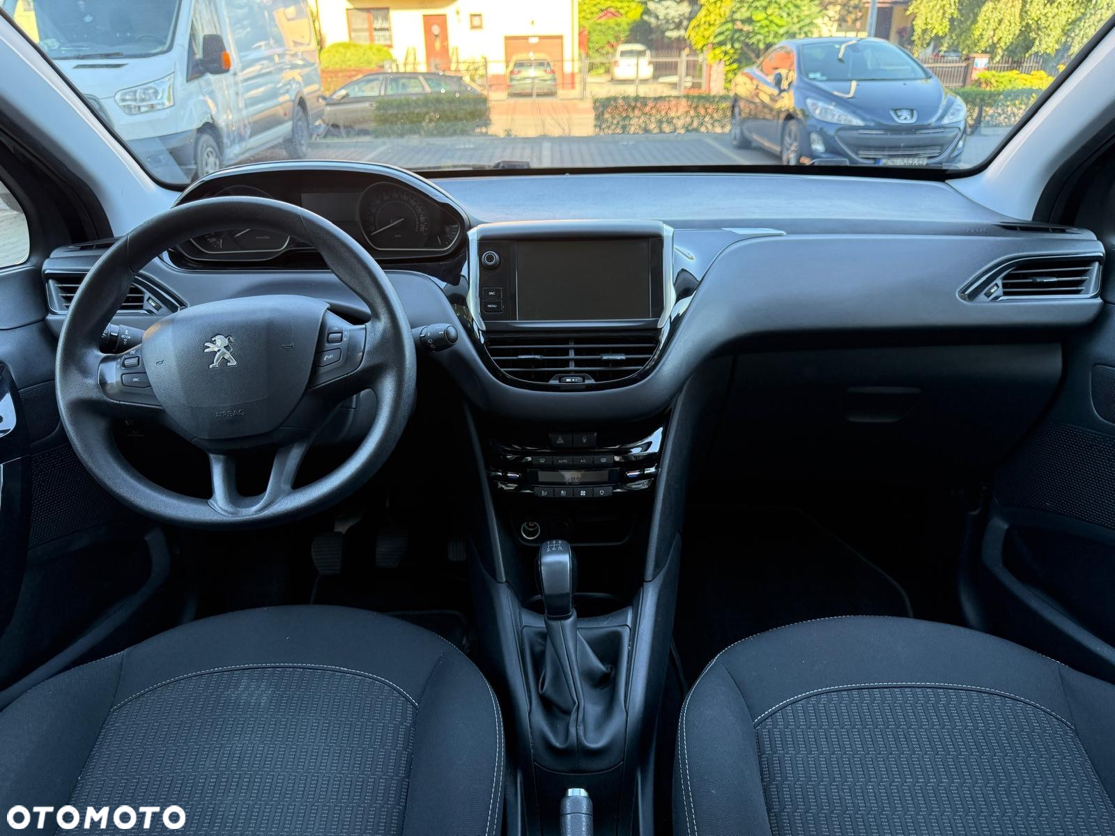 Peugeot 208 1.2 PureTech Allure - 12