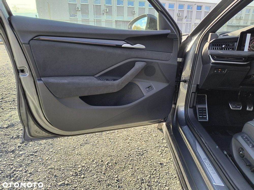 Skoda Superb 2.0 TSI Sportline DSG - 10