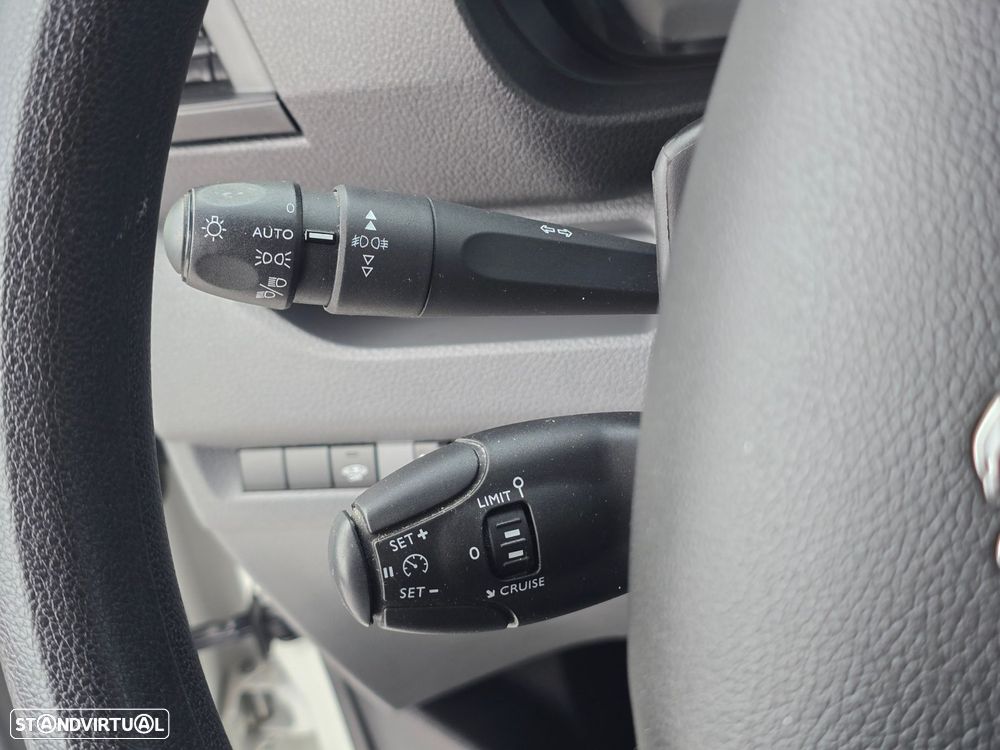 Peugeot Expert 2.0 BlueHDi L2H1 Premium Standard - 29