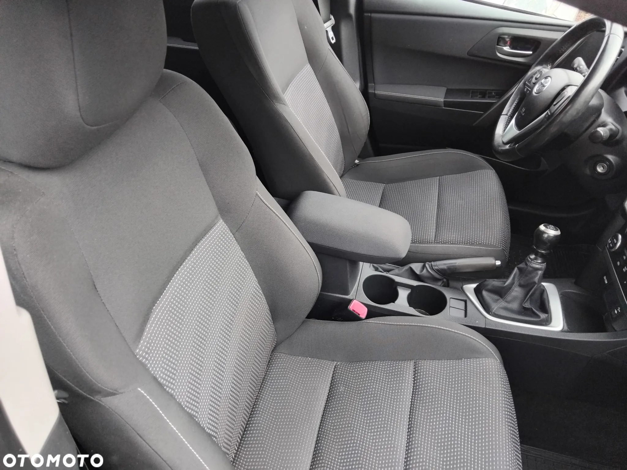 Toyota Auris 1.33 Dual-VVT-i Comfort - 12