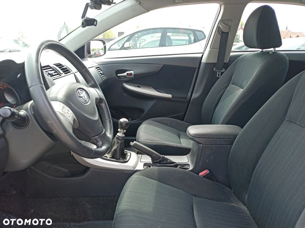 Toyota Corolla - 8