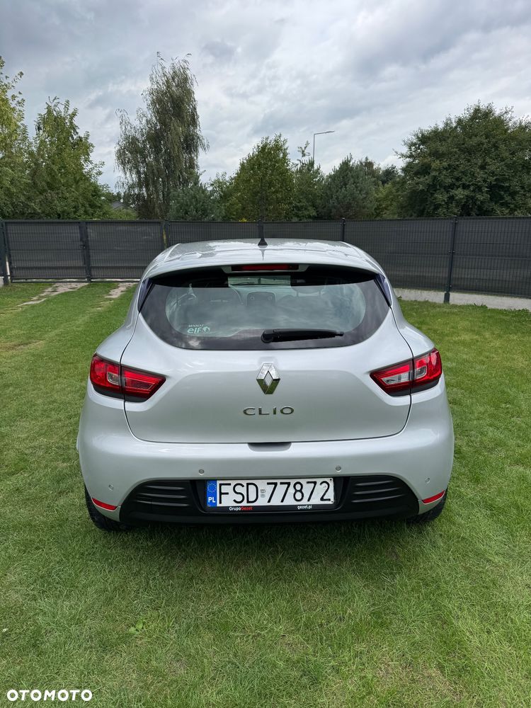 Renault Clio 1.2 16V 75 Life - 5