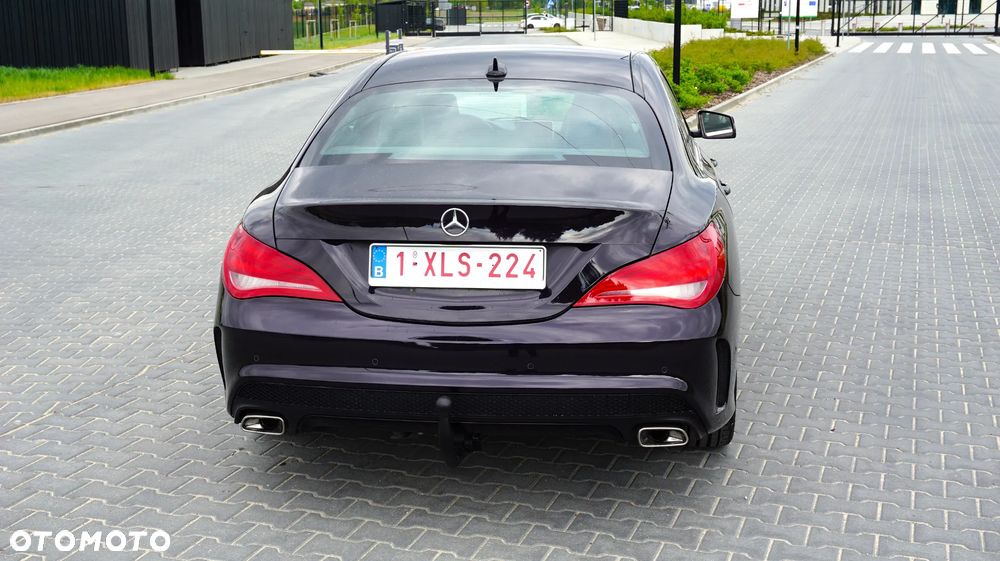 Mercedes-Benz CLA 180 AMG Line - 26