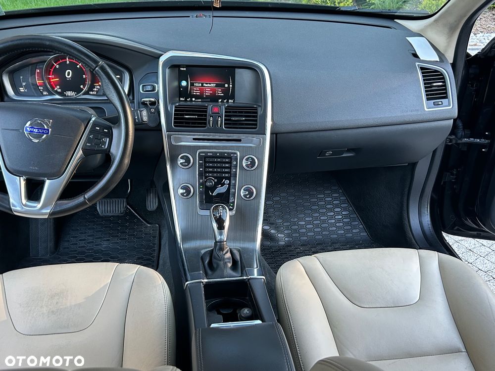 Volvo XC 60 D4 AWD Summum - 11