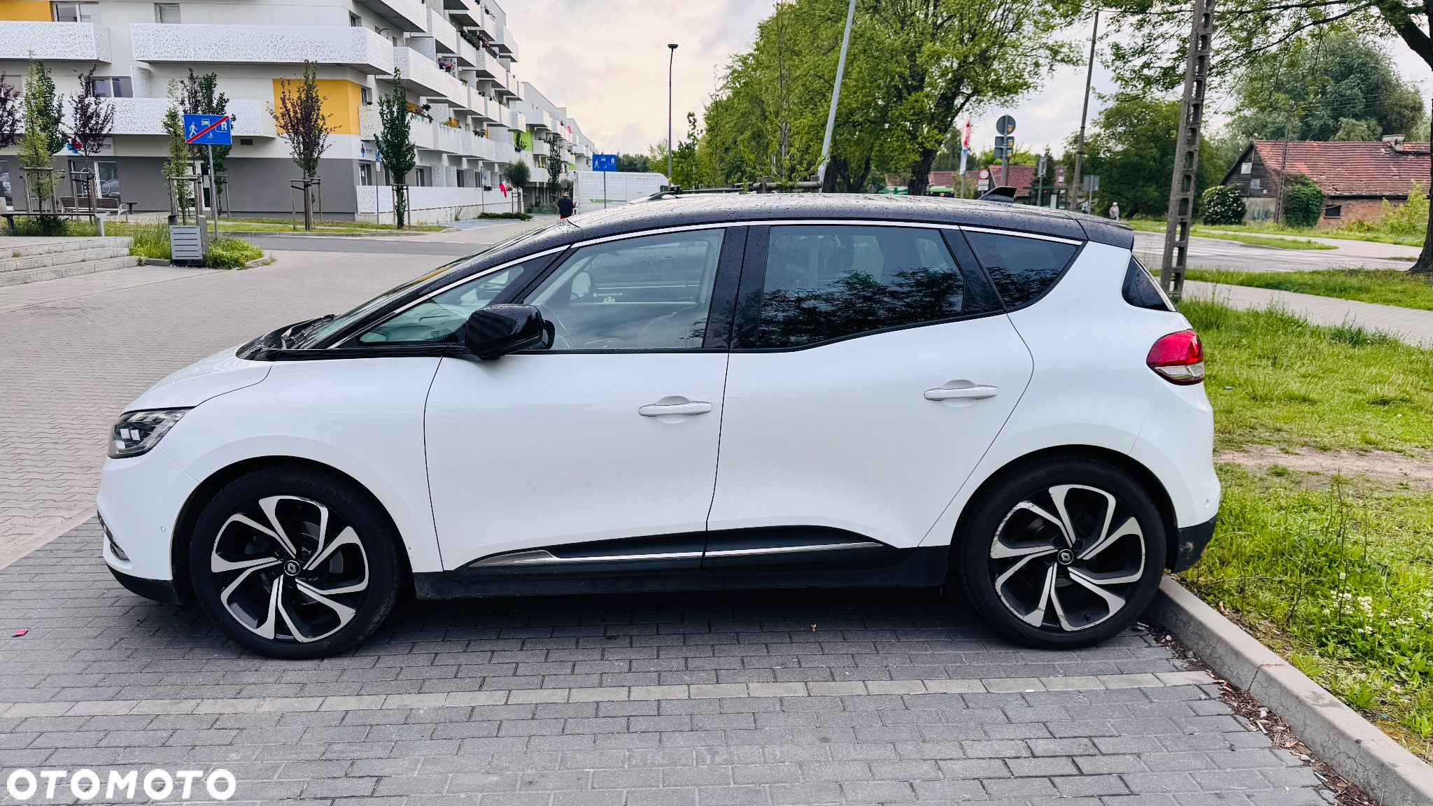 Renault Scenic BLUE dCi 150 EDC BUSINESS EDITION - 17