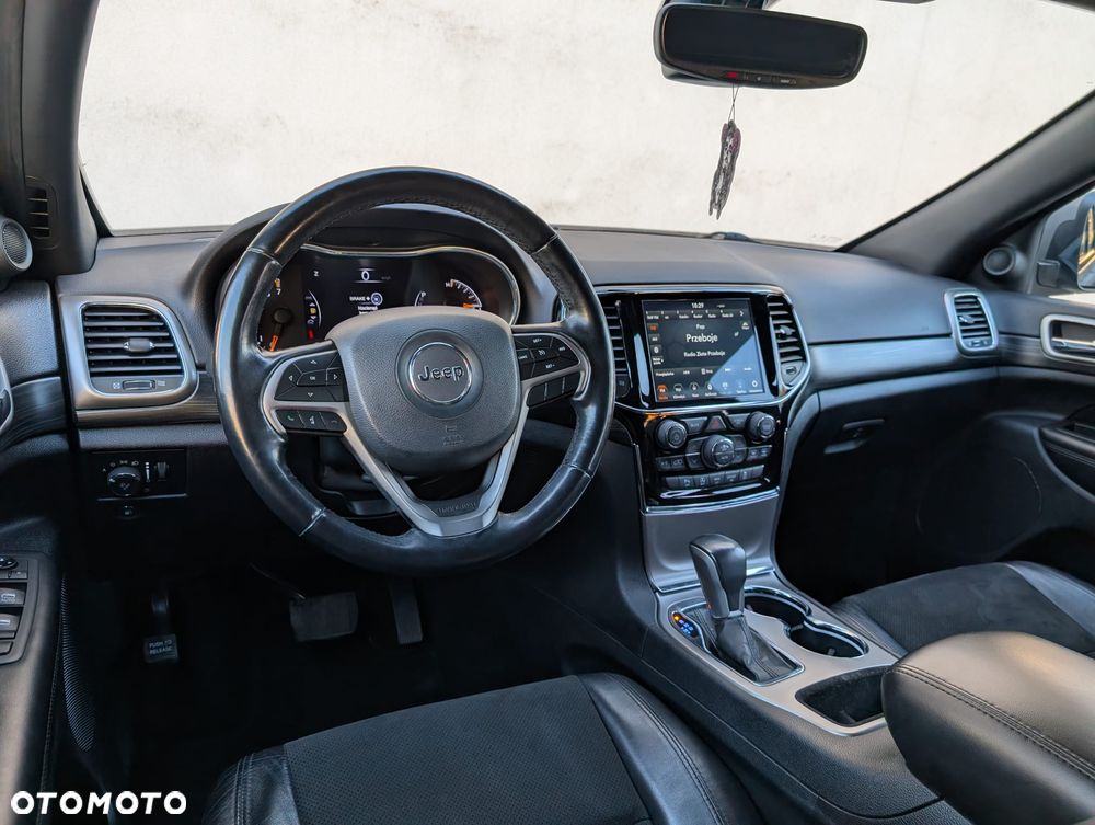 Jeep Grand Cherokee - 13