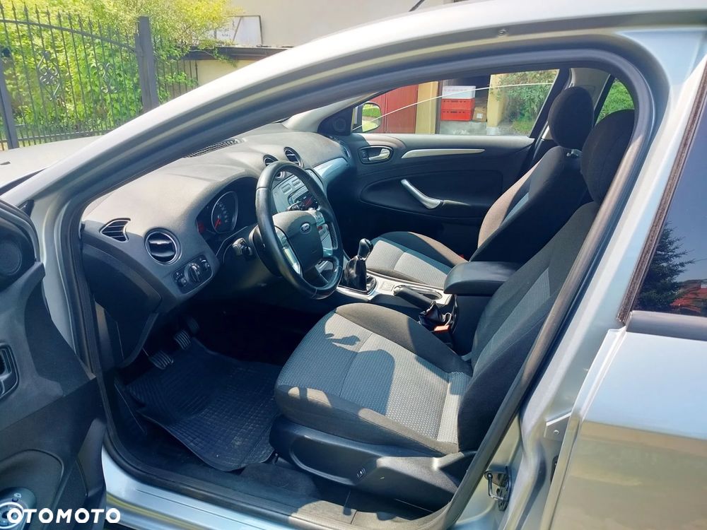 Ford Mondeo 1.6 Ghia X - 23