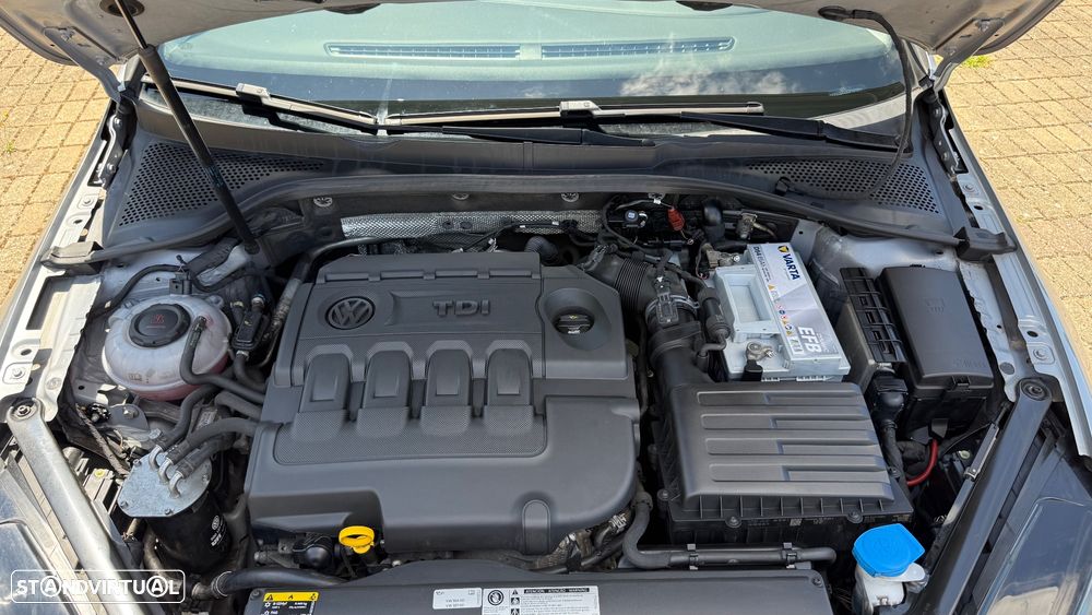 VW Golf 1.6 TDI Confortline - 9