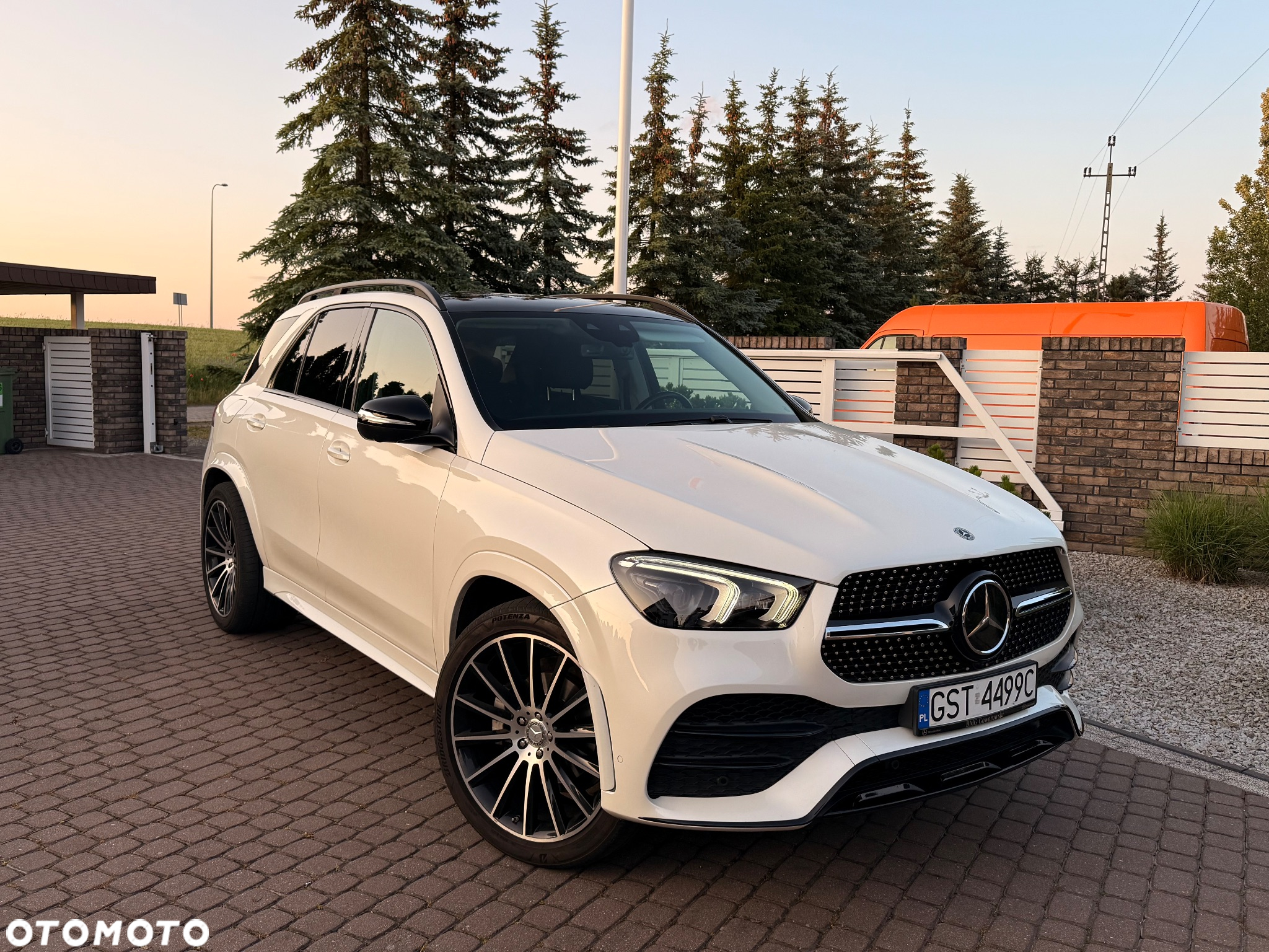Mercedes-Benz GLE 300 d 4Matic 9G-TRONIC AMG Line - 2