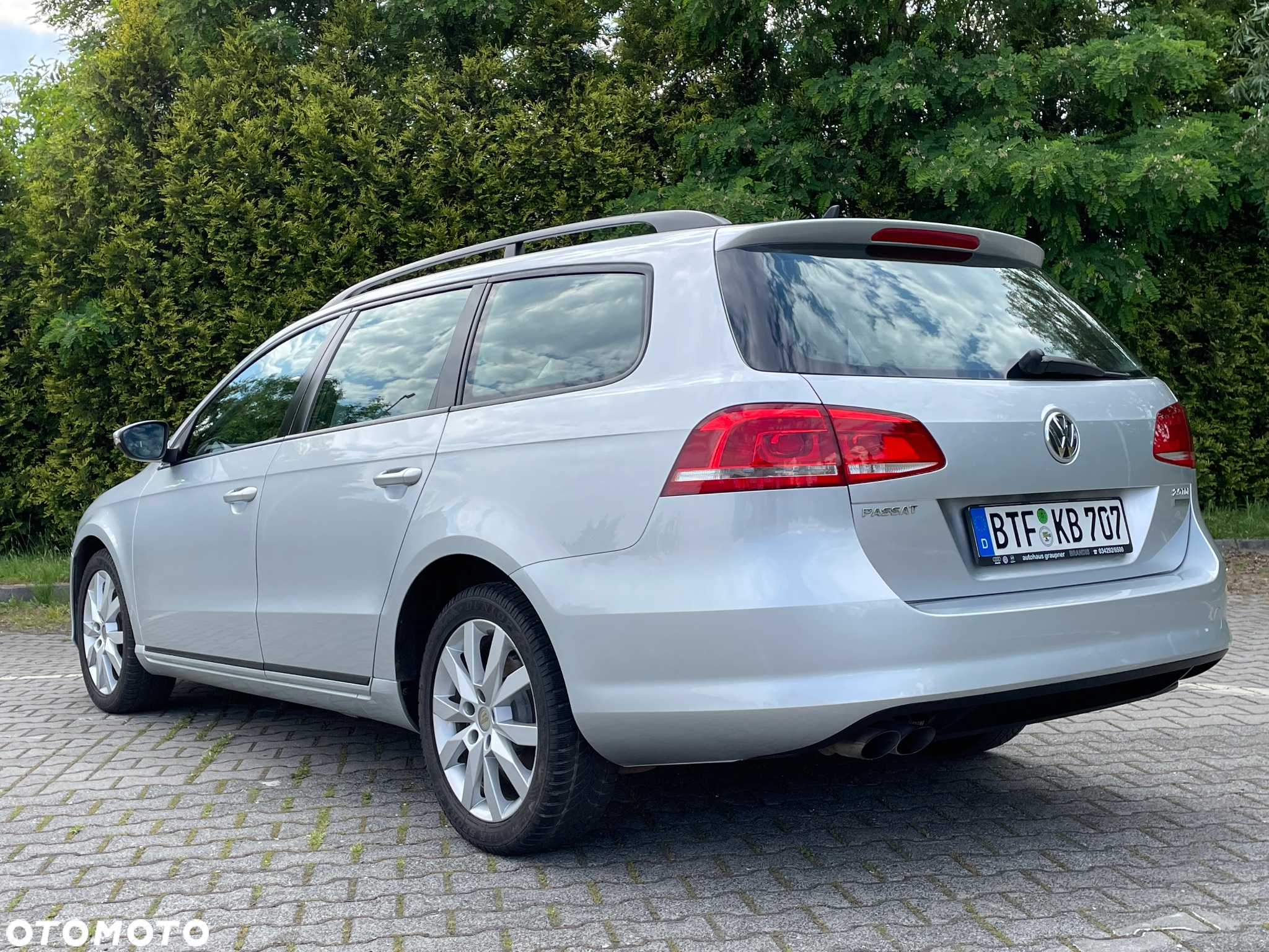 Volkswagen Passat 2.0 TDI Comfortline - 11