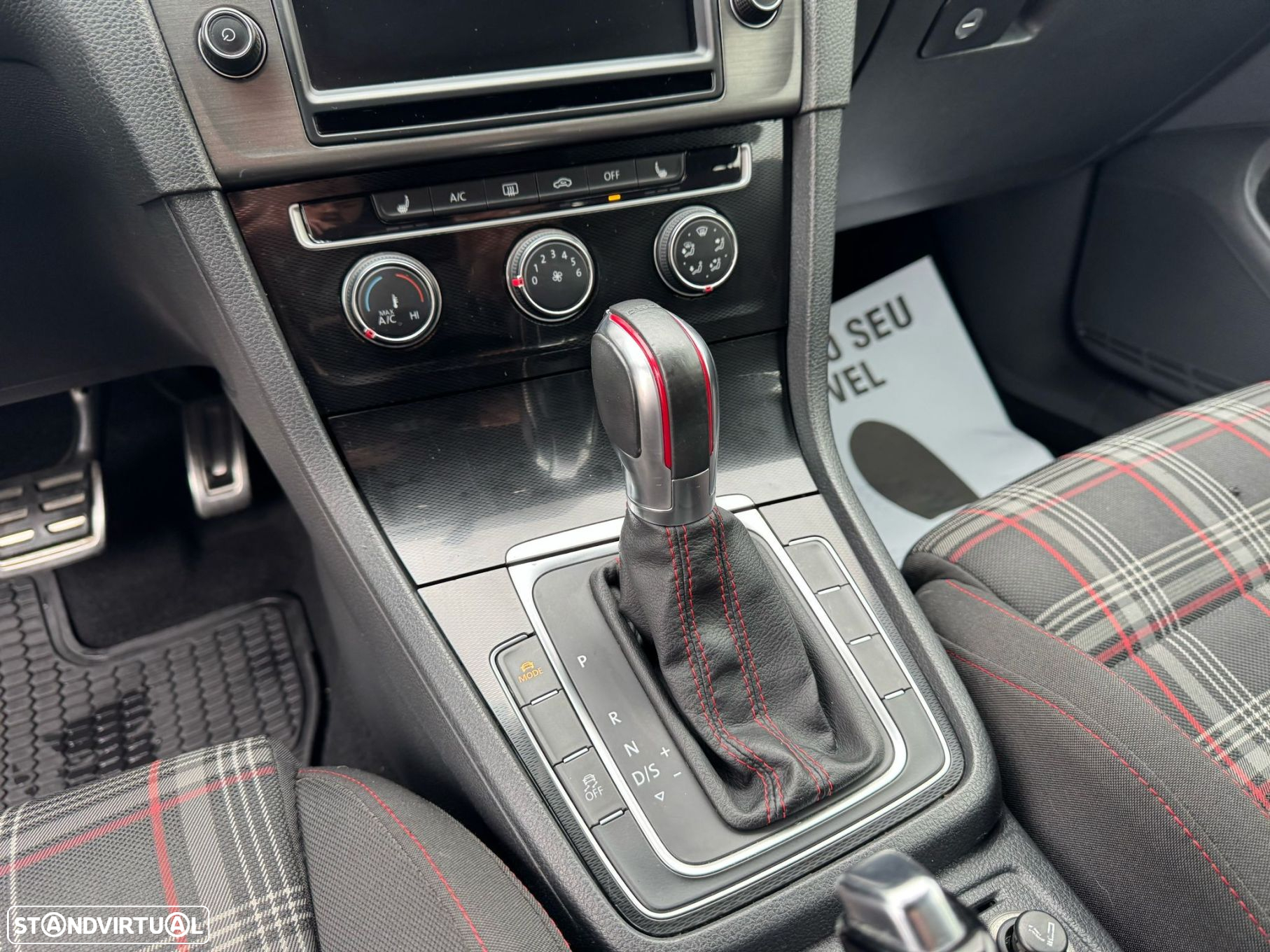 VW Golf 2.0 TSi GTi DSG - 38