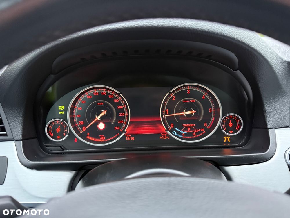 BMW Seria 5 525d Luxury Line - 25