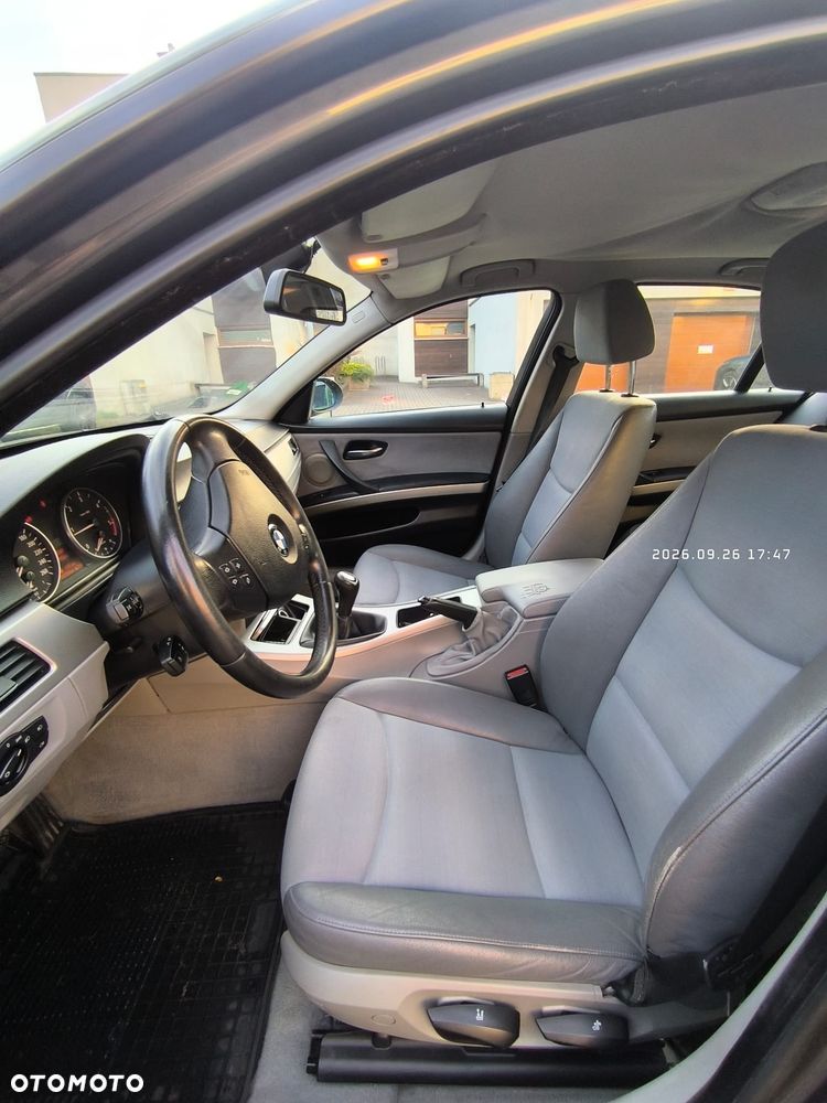 BMW Seria 3 318d - 17