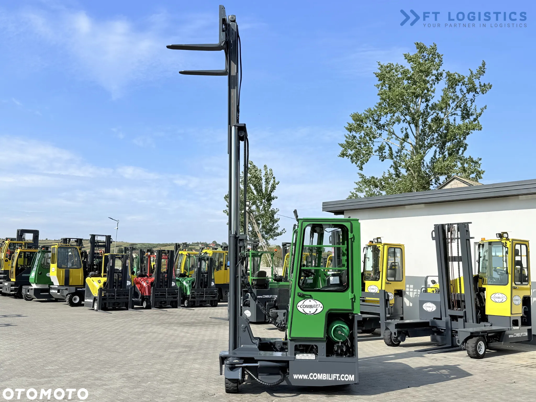 Combilift C2500 / GAS / TRIPLEX 4900MM / WOLNY SKOK /JEDYNE 2446 MOTOGODZIN /  POZYCJONER WIDEŁ / PEŁNA KABINA / STAN IDEALNY / Szeroka oferta wózków czterokierunkowych i bocznych, dopasowanych do różnorodnych potrzeb i zastosowań - 34