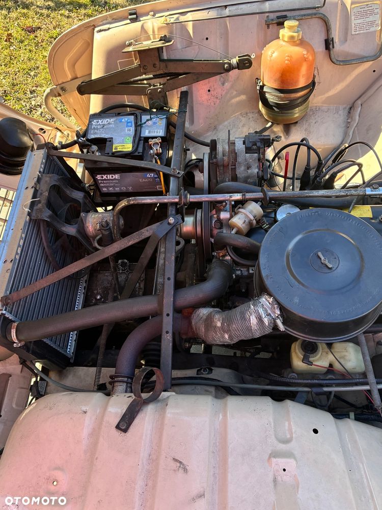 Renault 4 - 8
