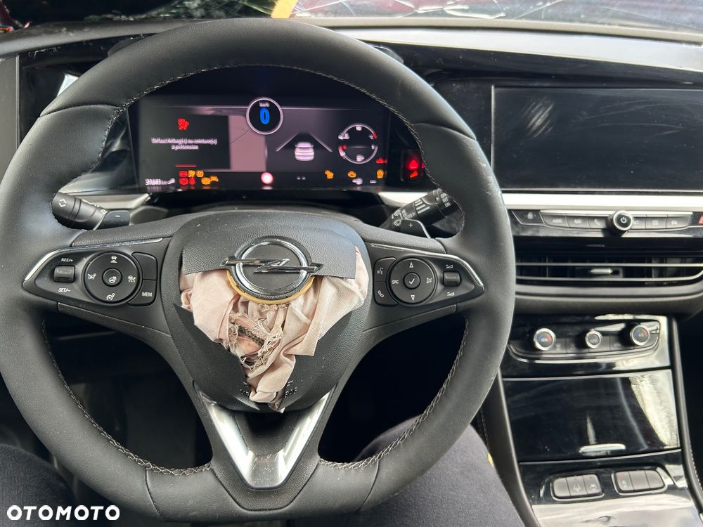 Opel Crossland X - 13