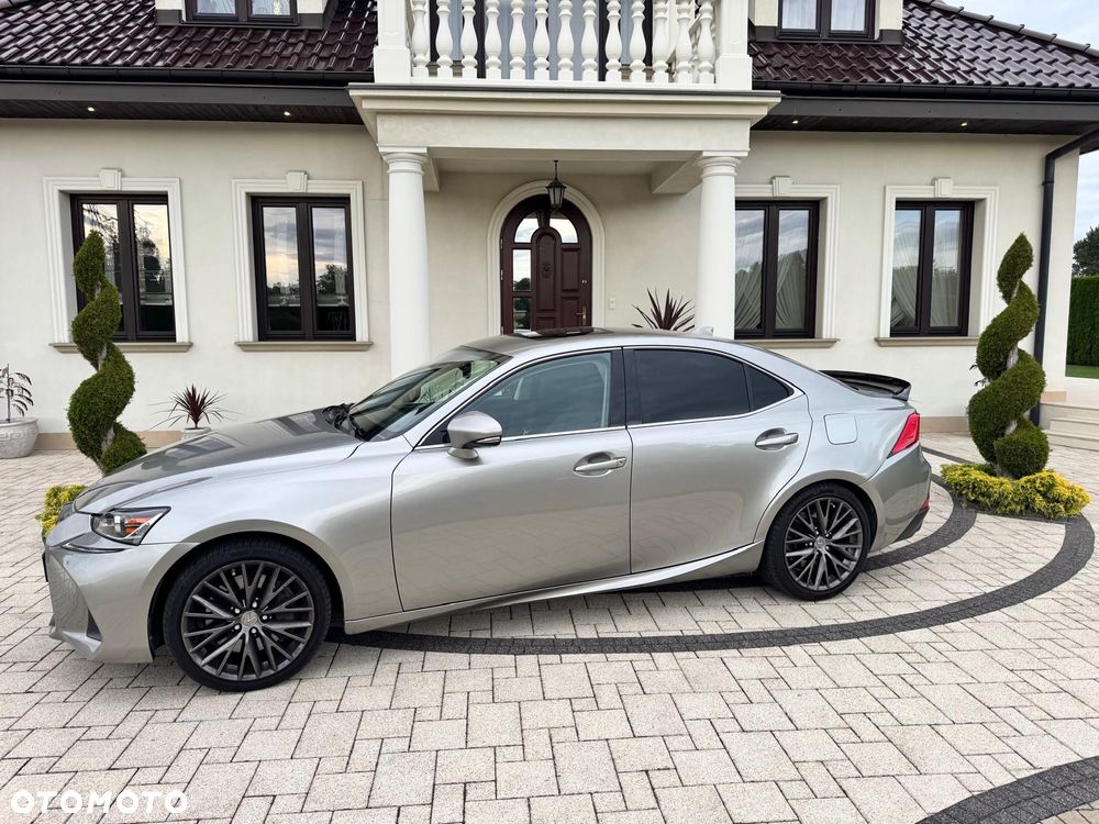 Lexus IS - 18