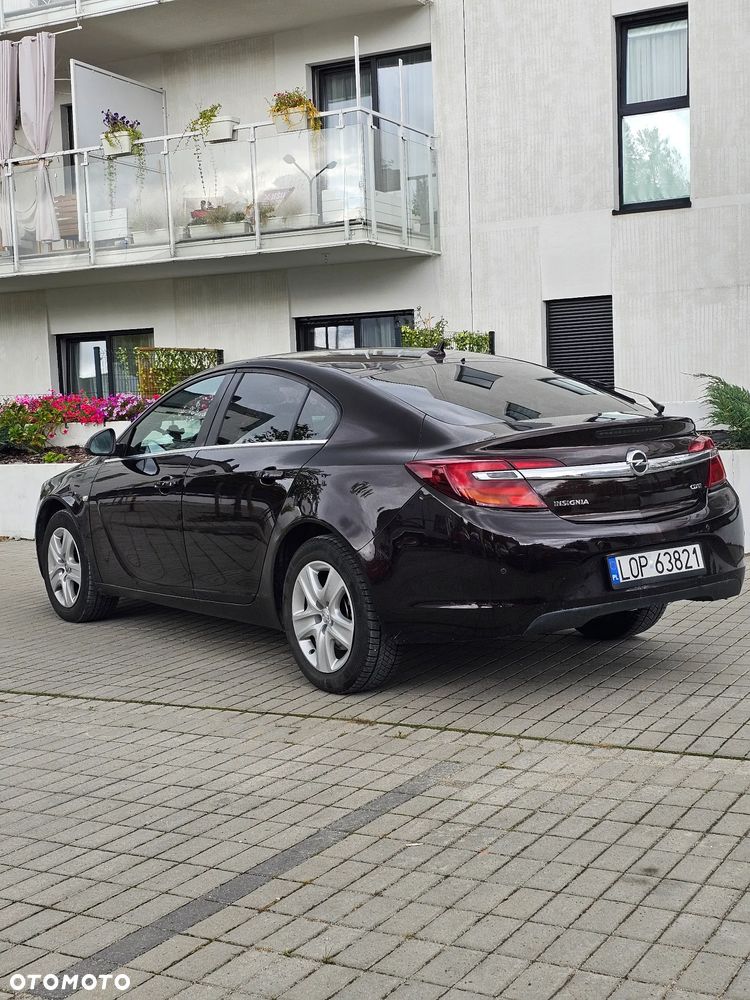 Opel Insignia 2.0 CDTI - 11