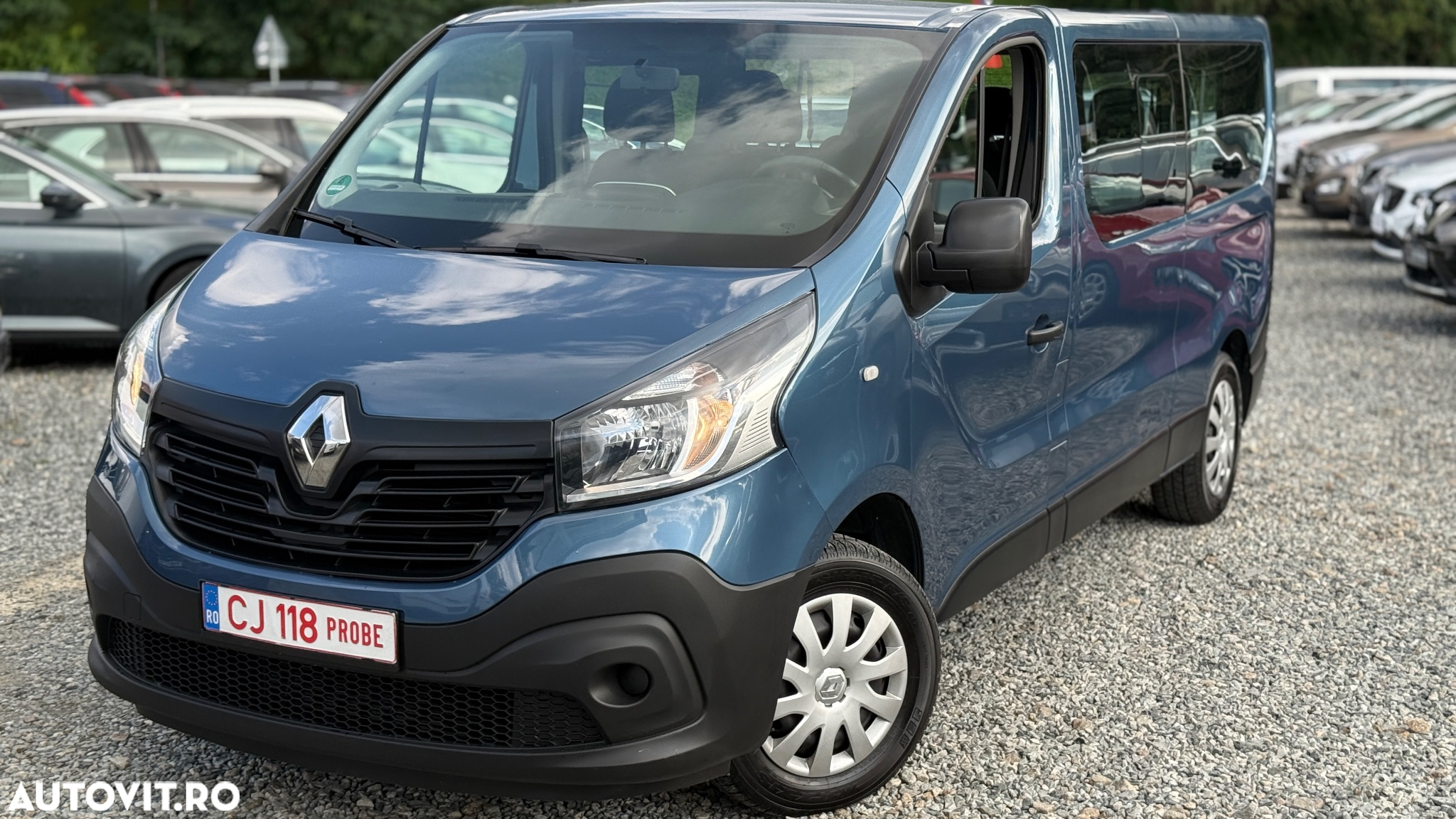 Renault Trafic - 25