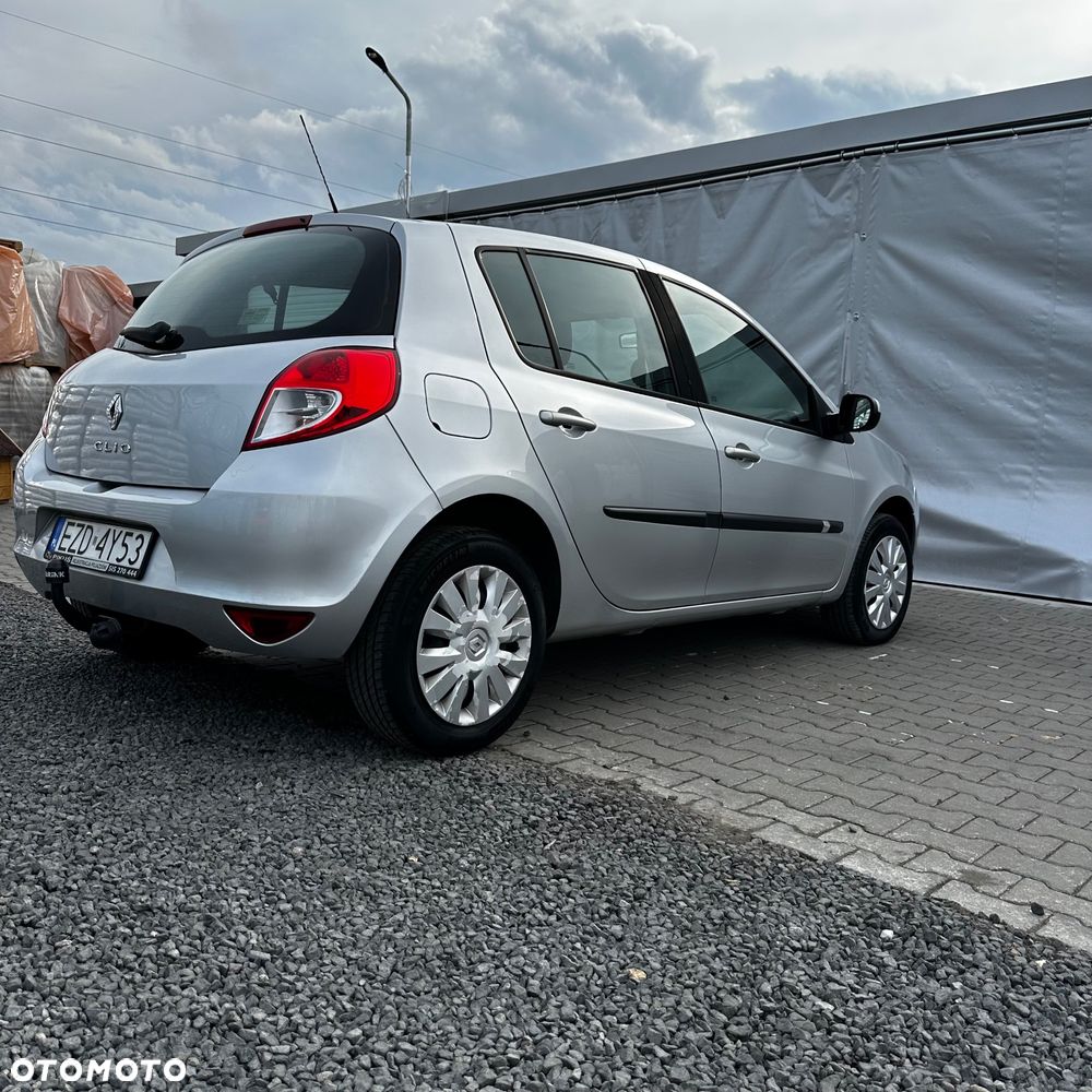 Renault Clio 1.5 dCi Luxe Privilege - 4
