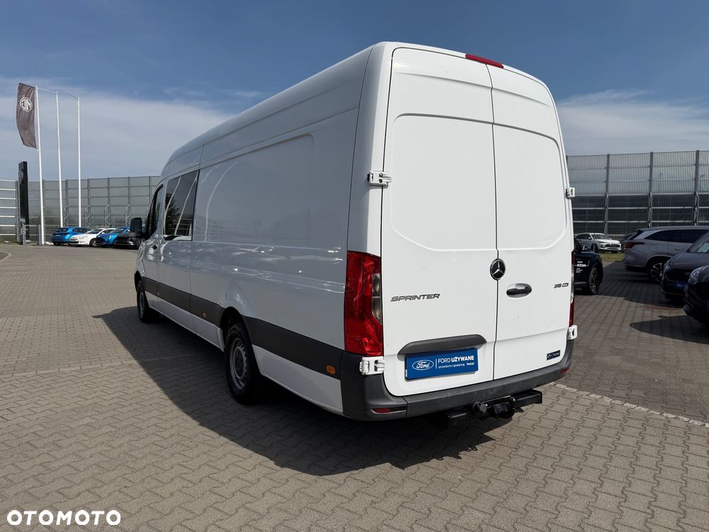 Mercedes-Benz Sprinter - 11