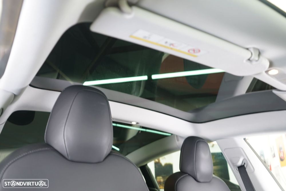 Tesla Model 3 Long-Range Dual Motor AWD - 33