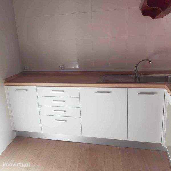 casa remodelada na parte antiga de minde - Grande imagem: 3/10