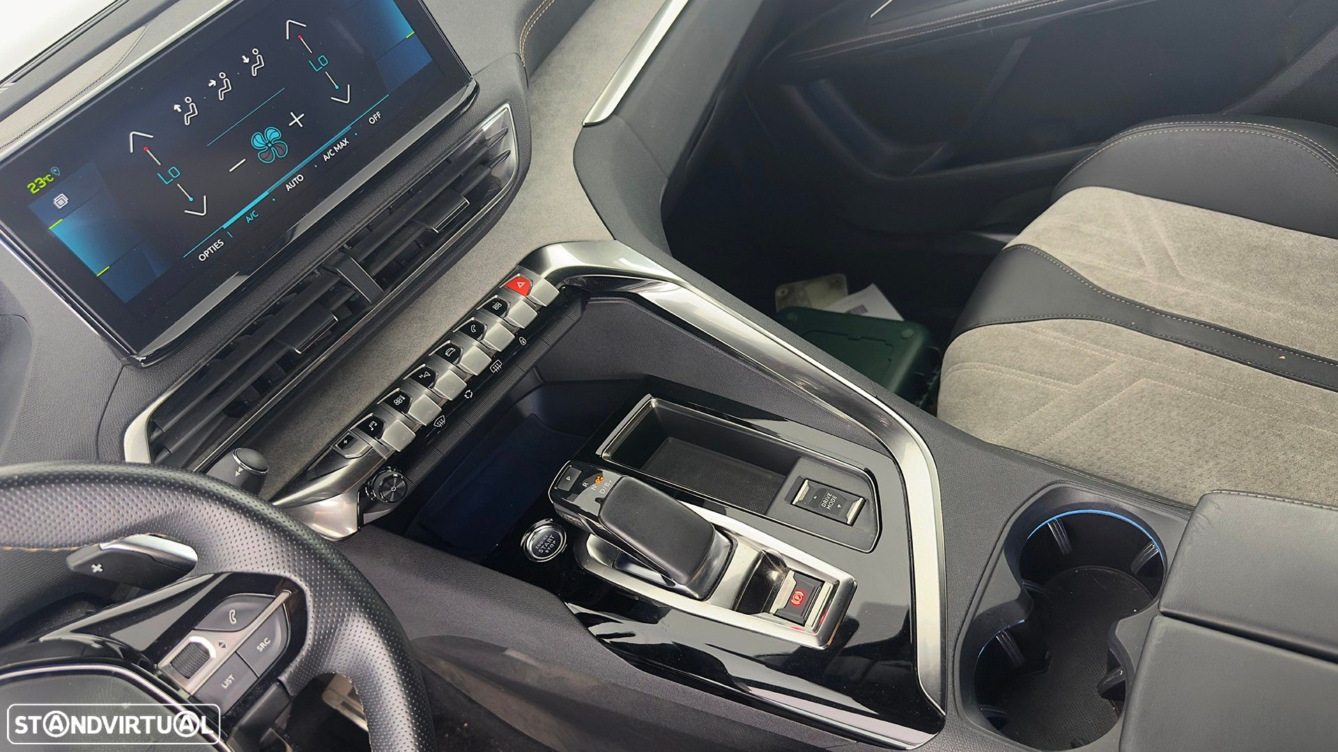 Peugeot 3008 1.6 Hybrid GT Pack e-EAT8 - 41