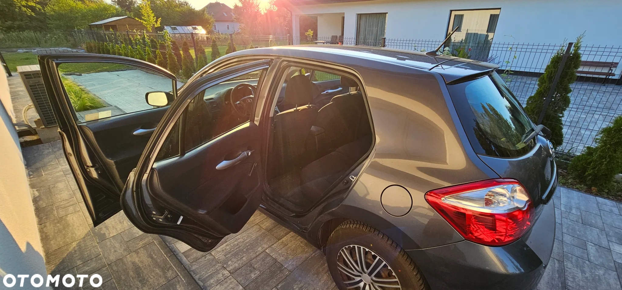 Toyota Auris 1.33 VVT-i Active - 12