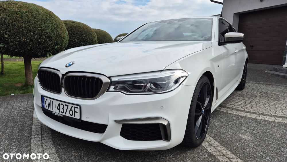 BMW Seria 5 M550i xDrive sport - 1
