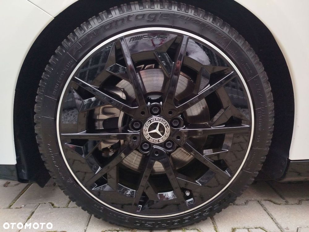 Mercedes-Benz CLA - 32