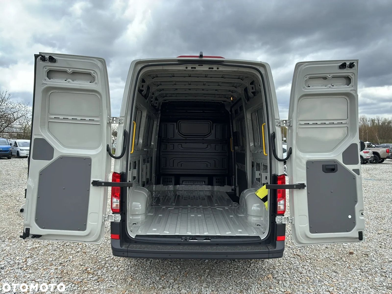 Volkswagen Crafter 35 Furgon /PO LIFTINGU!! L3H3, 2.0TDI 140KM, Wysoki dach, r.o. 3640 - 11