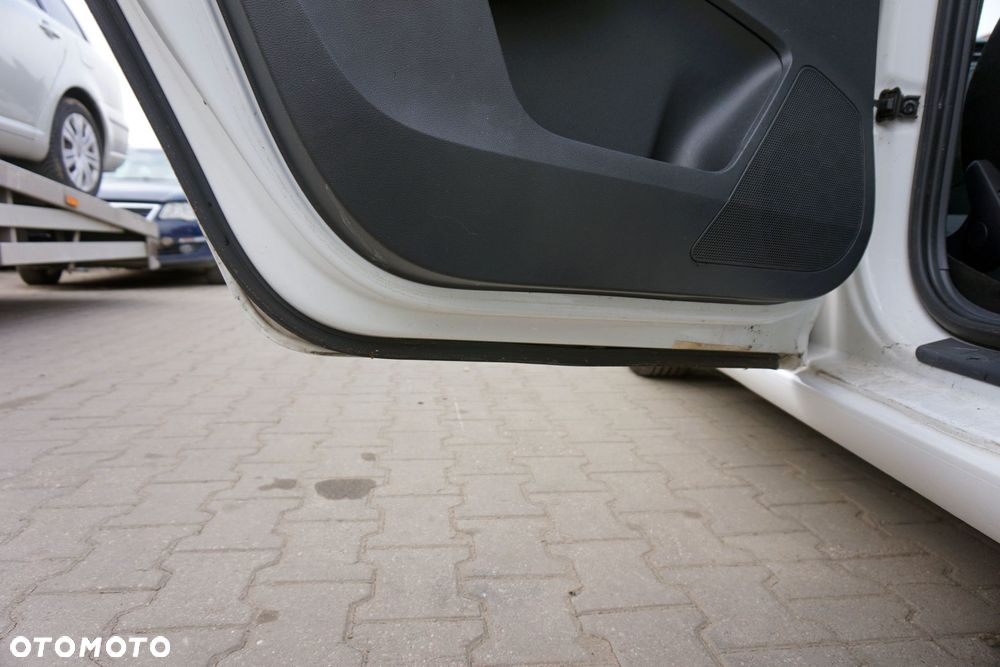 DRZWI TYLNE LEWE RAPID NH3 HB LF9E  BIAŁY SKODA 2012-2019 - 10