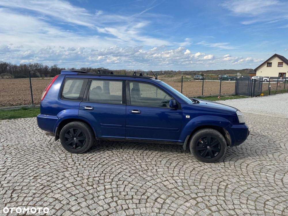 Nissan X-Trail 2.2 dCi 4x4 Elegance - 3