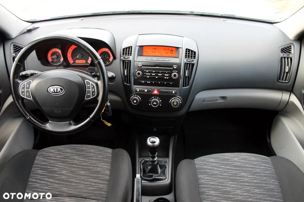 Kia Ceed - 19