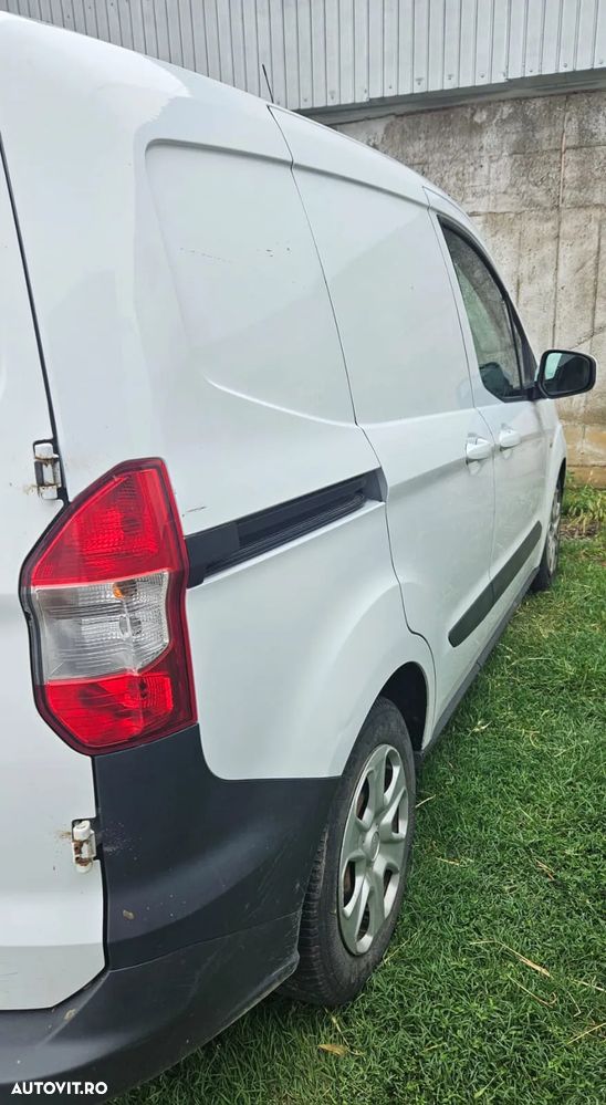 Ford Courier - 5