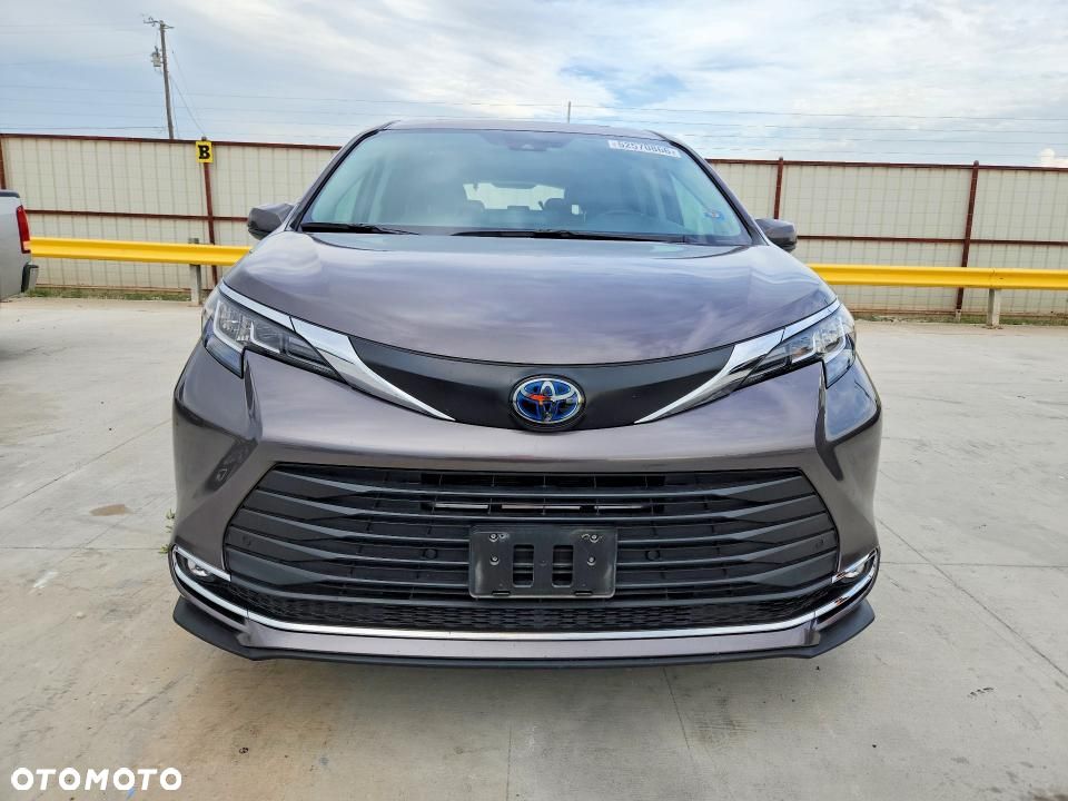 Toyota Sienna 2022 photo 4