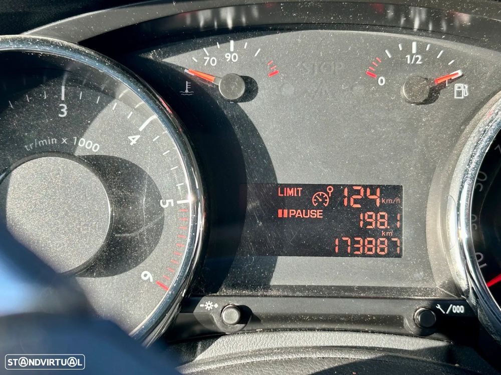 Peugeot 3008 - 11