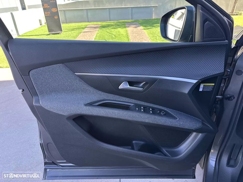 Peugeot 5008 1.2 PureTech Allure Pack EAT8 - 25