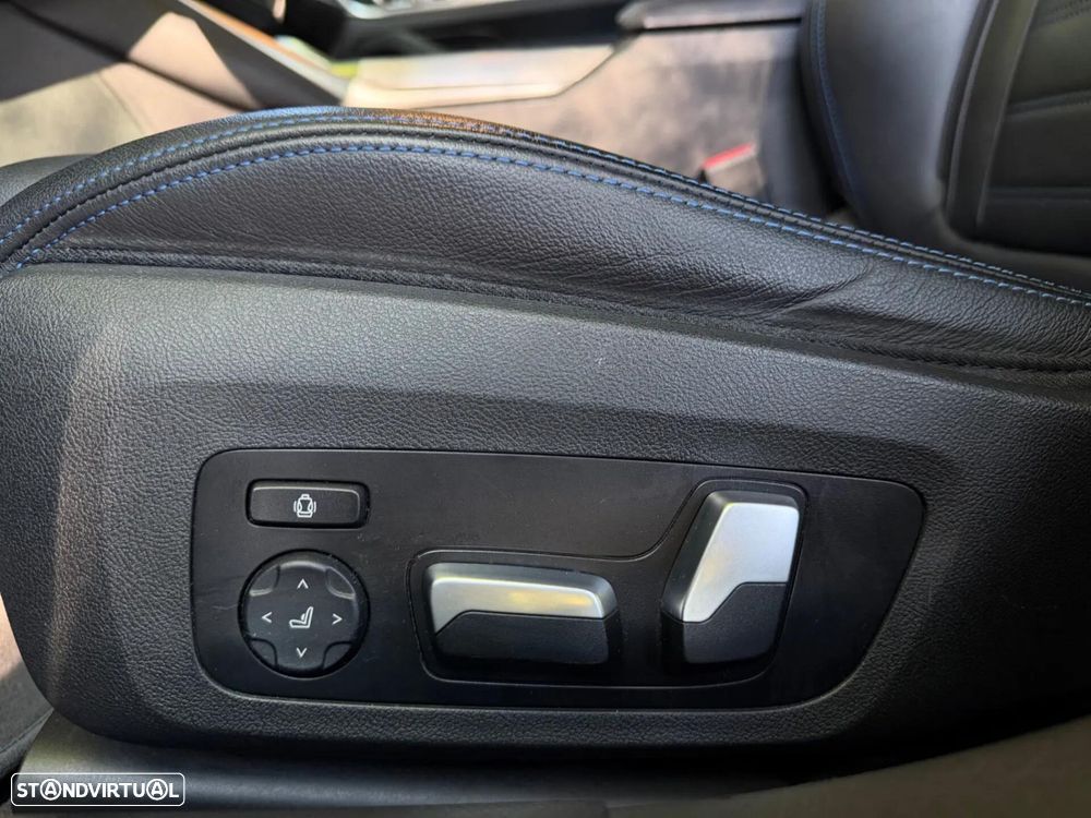 BMW i4 eDrive40 Desportiva M - 42
