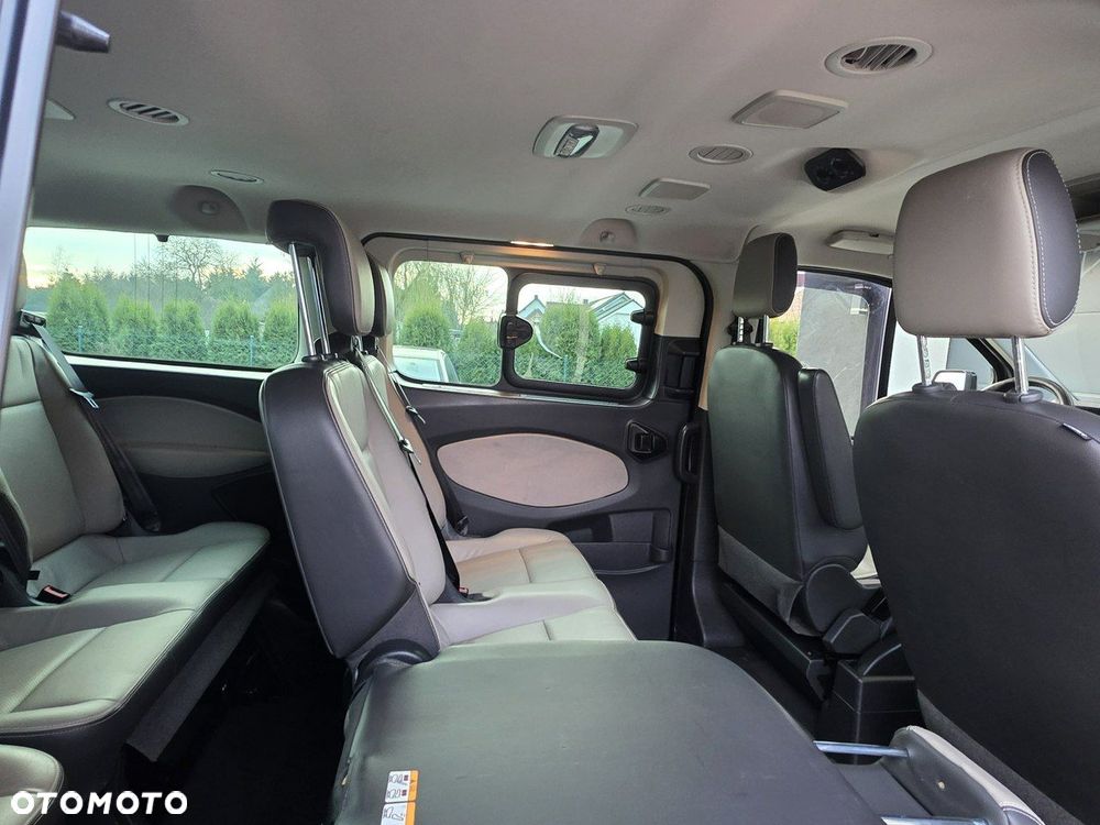 Ford Tourneo Custom - 7