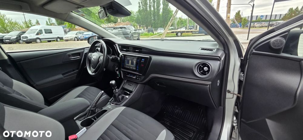 Toyota Auris 1.6 D-4D Design Edition - 37
