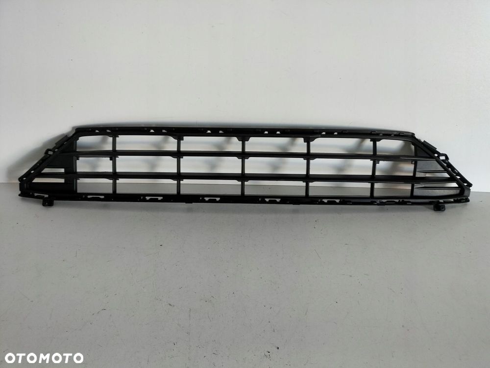 Atrapa kratka zderzaka przód środkowa VOLVO XC60 II 17- - 1