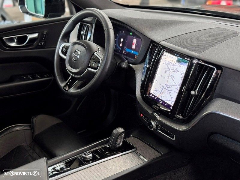 Volvo XC 60 2.0 T8 PHEV R-Design AWD - 6
