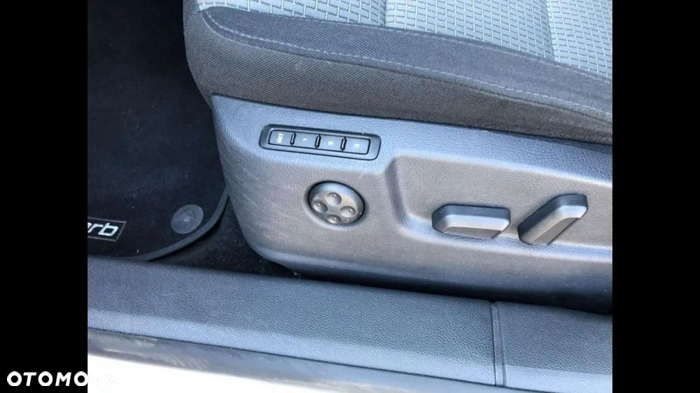 Skoda Superb 2.0 TDI Ambition - 12