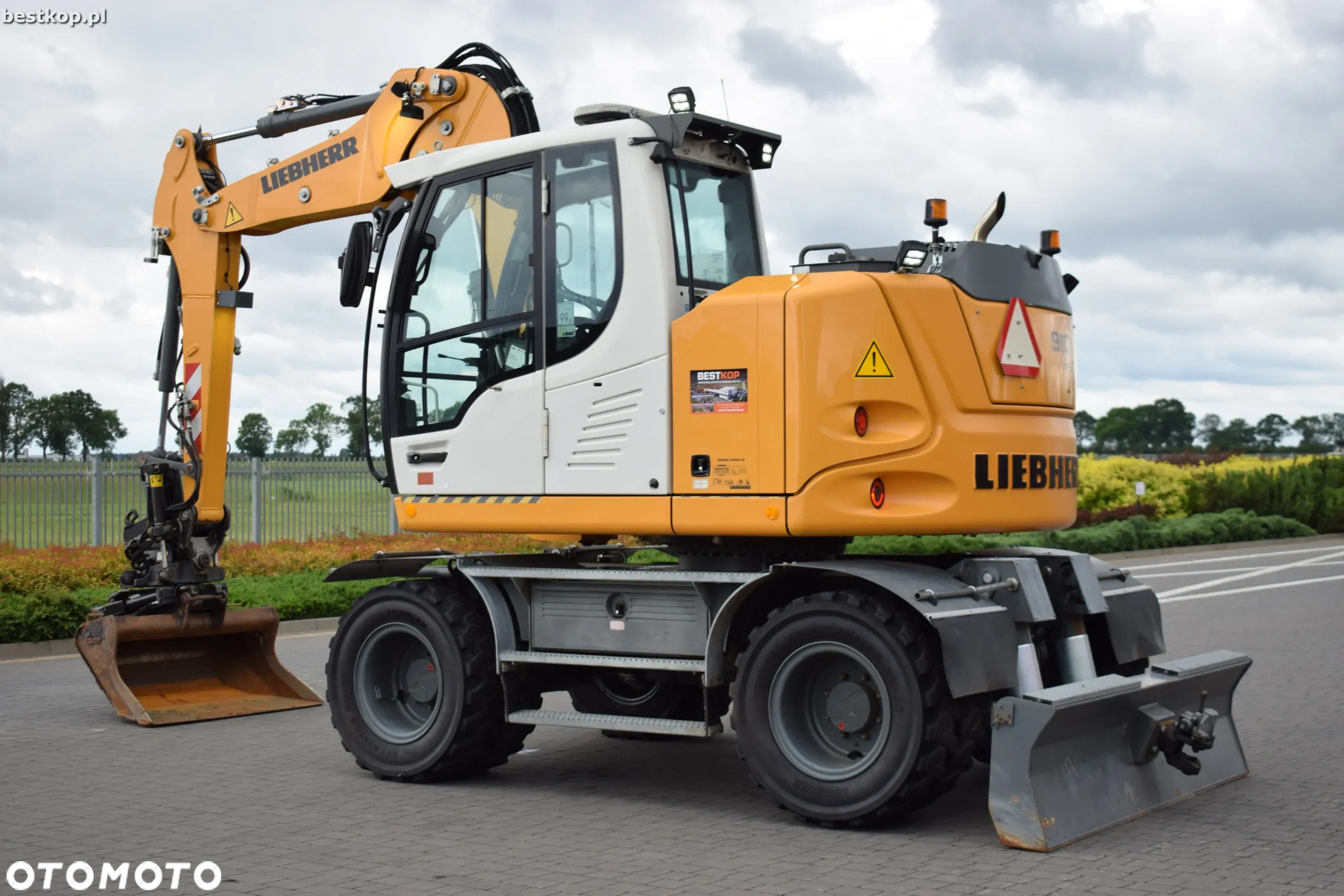 Liebherr A910 Compact Litronic - 10