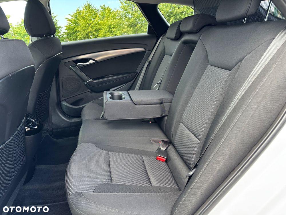 Hyundai i40 Kombi 2.0 Automatik Family+ - 18