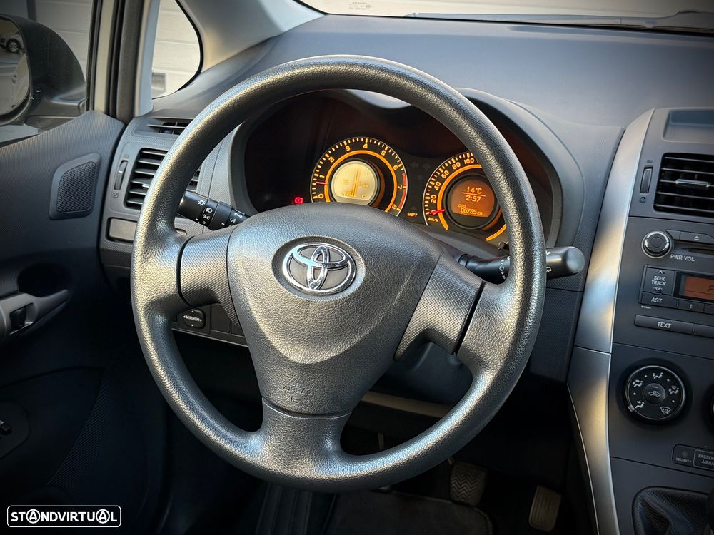 Toyota Auris 1.4 VVT-i AC+VSC - 16