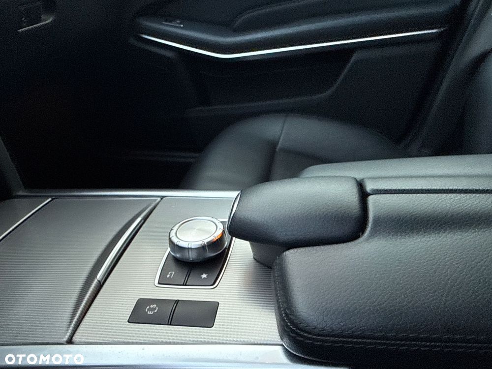 Mercedes-Benz Klasa E - 22